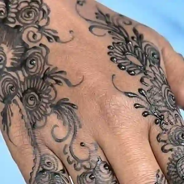 Bold floral henna design